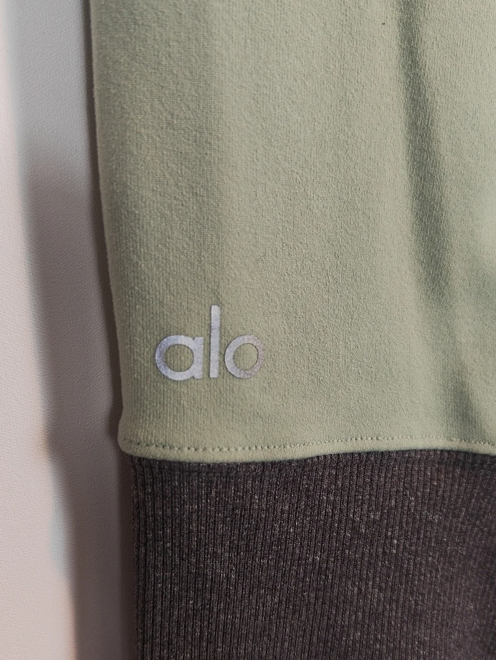 ALO YOGA Goddess Ribbed Leggings in Sage and Stormy Heather Size Small